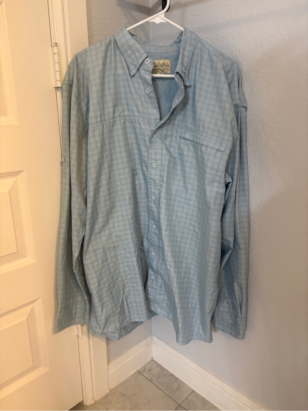 Cabela's Light Blue Men's Casual Button-Down Shirt